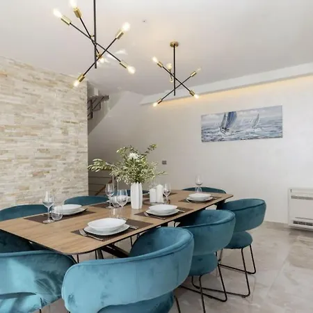Villa Sunny Lux 2 In By Guide Makarska