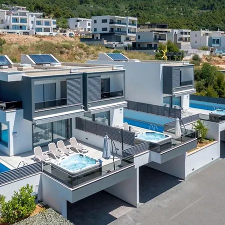 Villa Sunny Lux 2 In By Guide *