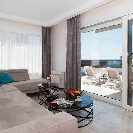 Willa Sunny Lux 2 In By Guide Makarska